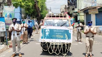 পুলিশকর্মীদের মাথায় এবার পুষ্পবৃষ্টি, রবি-দিবসে বদলে গেল হাওড়া