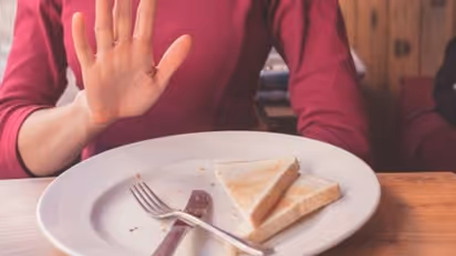 വണ്ണം കുറയ്ക്കാനായി ഒരു നേരത്തെ ഭക്ഷണം ഒഴിവാക്കാറുണ്ടോ? എങ്കില് സൂക്ഷിക്കുക...