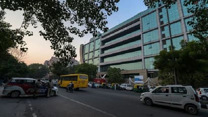 വായ്പ തട്ടിപ്പ് വീണ്ടും; 414 കോടി കടമെടുത്ത് കമ്പനി ഡയറക്ടര്മാര് രാജ്യം വിട്ടു, പരാതിയുമായി എസ്ബിഐ