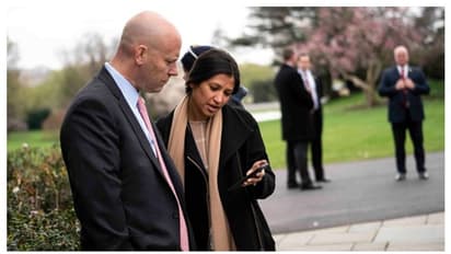 হোয়াইট হাউসে ফের করোনার হামলা, ট্রাম্পের পরিচারকের পর এবার শিকার পেন্সের প্রেস সেক্রেটারি