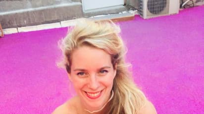 കടലിന് ചാരനിറം, ഇലയ്ക്ക് പിങ്ക് നിറം, ഇത് വര്‍ണ്ണാന്ധരുടെ ദ്വീപ്