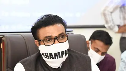 ವಾಣಿ ವಿಲಾಸ ಆಸ್ಪತ್ರೆ ಘಟನೆ: ಪಿಪಿಇ ಕಿಟ್ ಇರಲಿಲ್ಲ ಎಂದು ಸತ್ಯ ಒಪ್ಪಿಕೊಂಡ ಶ್ರೀರಾಮುಲು