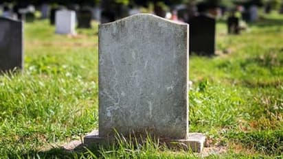 ശരീരം തളര്ന്ന അമ്മയെ ഉപേക്ഷിക്കപ്പെട്ട ശവക്കല്ലറയില് ജീവനോടെ കുഴിച്ചുമൂടി മകന്