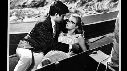 অযাচিত সন্তান ছিলেন কাপুর পরিবারের এই তারকা, গর্ভেই শশী-কে শেষ করতে চেয়েছিলেন তাঁর মা