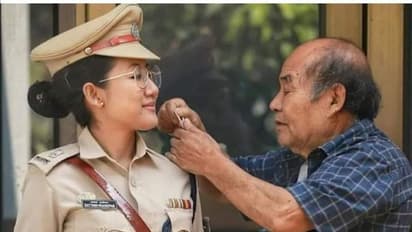 DSP ಆದ ಅಪ್ಪನ 'ರಾಜಕುಮಾರಿ': 'ಕಂದ'ನ ಭುಜದ ಮೇಲಿನ ಸ್ಟಾರ್ ನೋಡ್ತಾನೇ ನಿಂತ್ರು ತಂದೆ!