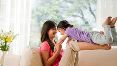 বুকে আগলে সব ঝড়ঝাপটা থেকে বাঁচিয়ে রাখেন যে তিনি, বিশ্ব মাতৃদিবসে রইল মাকে নিয়ে সেরা বার্তা