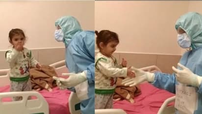 നഴ്സുമാര്‍ക്ക് ഫ്ലൈയിംഗ് കിസ് നൽകി കൊവിഡ് പോസറ്റീവായ കുഞ്ഞ്; വീഡിയോ വൈറൽ