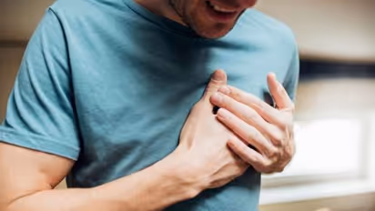 Chest pain: ఛాతి నొప్పితో బాధపడేవారు పెయిన్ కిల్లర్ ట్యాబ్లెట్లను అస్సలు వేసుకోకూడదు..