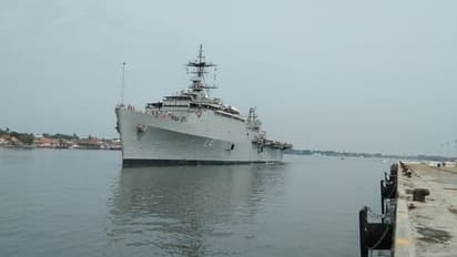 മാലിദ്വീപിൽ നിന്നുള്ള പ്രവാസികളുമായി നാവികസേന കപ്പൽ കൊച്ചി തുറമുഖത്തെത്തി