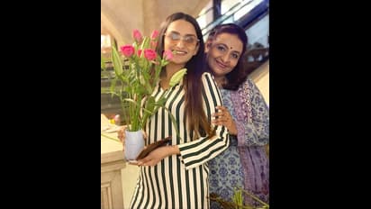 ಅಮ್ಮನೆಂಬ ದೇವತೆಗೆ ಸ್ಯಾಂಡಲ್‌ವುಡ್ ನಟಿಯರು ಕೃತಜ್ಞತೆ ಸಲ್ಲಿಸಿದ್ದು ಹೀಗೆ..!