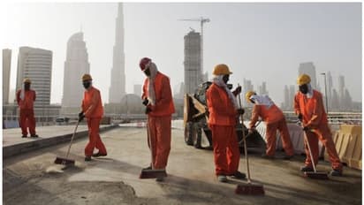 കൊവിഡ് സ്ഥിരീകരിച്ച തൊഴിലാളികളെ പിരിച്ചുവിടരുത്; കര്‍ശന നിര്‍ദ്ദേശം നല്‍കി യുഎഇ