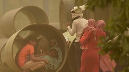 করোনায় নগ্ন 'স্যুট-বুটের সরকার', লড়াইয়ের অজুহাতে কি শ্রমিক শোষণের মতলব