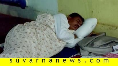 ಕಾರ್ಮಿಕರನ್ನ ಕರೆತರಲು ಗೋವಾಗೆ ಹೋದ ಶಾಸಕ: ರಸ್ತೆ ಬದಿ ಖಾಲಿ ಜಾಗದಲ್ಲಿ ನಿದ್ರಿಸಿದ ನಡಹಳ್ಳಿ..!