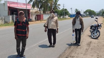 ಸುಡುಬಿಸಿಲಿನಲ್ಲೇ ಕಾಲ್ನಡಿಗೆ: ಮಹಾರಾಷ್ಟ್ರಕ್ಕೆ ಹೋಗೋ ಬದ್ಲು ಗಂಗಾವತಿಗೆ ಬಂದ ಕಾರ್ಮಿಕರು..!