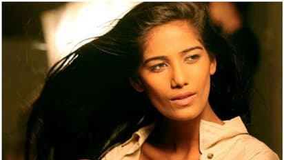 ಸದಾ ಬಟ್ಟೆ ಬಿಚ್ತೀನಿ ಎನ್ನೋ ಪೂನಂ ಪಾಂಡೆ ಮದುವೆಯಾಗುತ್ತಿದ್ದಾರಂತೆ!