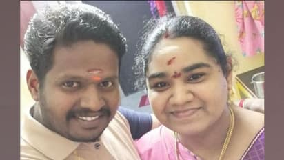 ಪತಿ ಶವದೊಂದಿಗೆ ಸ್ವದೇಶಕ್ಕೆ ಮರಳಿದ ಪತ್ನಿ, ಆಡಿದ ಮಾತು ತರಿಸಿತು ಕಂಬನಿ!