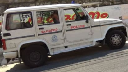 എറണാകുളത്ത് ആളൊഴിഞ്ഞ പറമ്പിൽ അസ്ഥികൂടം, സമീപത്ത് വസ്ത്രവും ചെരുപ്പും