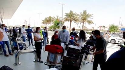 വന്ദേ ഭാരത് അനുമതി ലഭ്യമായവര്ക്കും ടിക്കറ്റില്ല; സൗദിയിലെ ഇന്ത്യന് കോണ്സുലേറ്റിനെതിരെ പരാതികള് വ്യാപകം