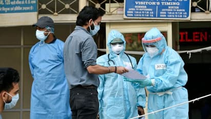 দেশে ৭০ হাজারের গণ্ডি ছাড়িয়ে গেল করোনা আক্রান্তের সংখ্যা, গত ২৪ ঘণ্টায় সংক্রমিত ৩,৬০৪ জন