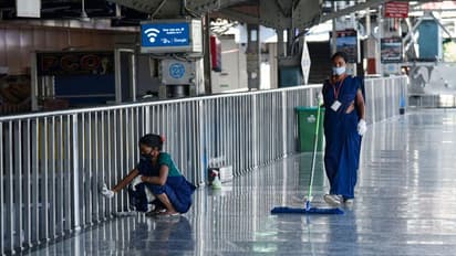 దేశీయ ప్రయాణాలకు అనుమతులు: కేంద్ర ఆరోగ్య శాఖ గైడ్లైన్స్ ఇవీ...