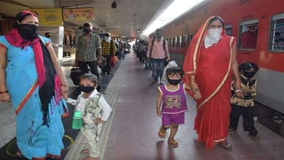 सूरत से लौटने के लिए महिला ने बेंच दिए गहने, इसलिए प्रियंका गांधी ने पता चलते ही शुरू करवा दी खोजबीन