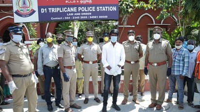 வெளிநாட்டில் இருக்கும் தமிழர்களை உற்சாகப்படுத்தும் நடிகர் சூரி வீடியோ காட்சி.!! சந்தோசத்தில் சிங்கப்பூர் அரசு