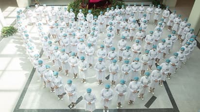 ഒമാനിലെ കൊവിഡ് പ്രതിരോധത്തിലും കരുത്തായി മലയാളി നഴ്സുമാര്; അഭിനന്ദിച്ച് ആരോഗ്യമന്ത്രാലയം