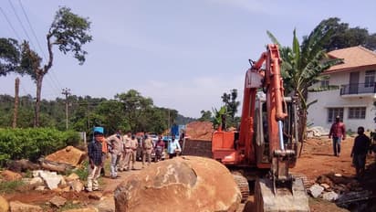 4.0 ಲಾಕ್‌ಡೌನ್‌ಗೆ ದಿನಗಣನೆ:  ಇತ್ತ ರಸ್ತೆ ಬಂದ್‌ಗೆ ಚಾಲನೆ..!