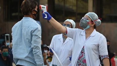 विवादों के बाद दिल्ली सरकार ने बदले कोरोना मौत के आंकड़े, 8 हजार पार पहुंची