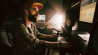 চতুর্থ পর্যায় লকডাউনের মুখে মিলল ছাড়পত্র, শুরু হচ্ছে টলিউডে পোস্ট প্রডাকশনের কাজ