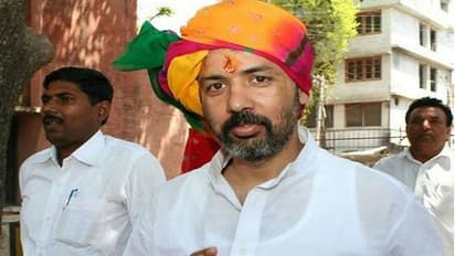 माफिया पूर्व सांसद धनंजय सिंह भगोड़ा घोषित, यूपी में पत्नी को बनवाए हैं निर्दल जिला पंचायत अध्यक्ष