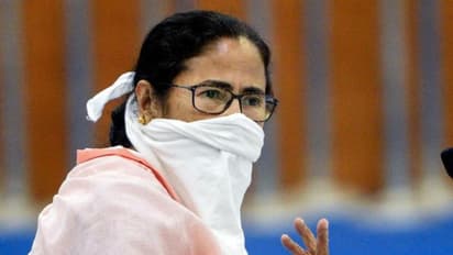 ഉംപുണ്‍ ചുഴലിക്കാറ്റ്: ബംഗാളില്‍ കണ്‍ട്രോള്‍ റൂം തുറന്നു, ഉണര്‍ന്നിരിക്കുമെന്ന് മമത ബാനര്‍ജി