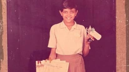 স্কুলের ক্রীড়া প্রতিযোগিতায় প্রথম স্থানাধিকার, জনপ্রিয় এই অভিনেত্রীকে চিনতে পারছেন