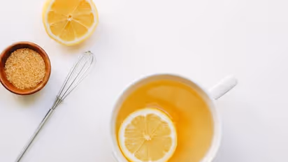 ആവിപറക്കുന്ന ചൂട് 'ലെമൺ ടീ' കുടിക്കൂ; പ്രതിരോധശേഷി വർദ്ധിപ്പിക്കാം