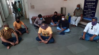 ലോക്ക്ഡൗൺ നിർദ്ദേശങ്ങൾ ലംഘിച്ച് പിറന്നാളാഘോഷം, ബിജെപി പ്രാദേശിക നേതാവടക്കം എട്ടുപേര്‍ അറസ്റ്റില്‍