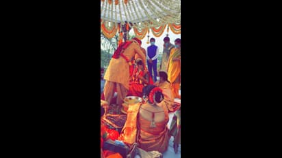 తాళి బొట్టు కడుతుండగా పూసిన నవ్వులు.. నిఖిల్ పెళ్లి ఫోటోలు చూశారా..