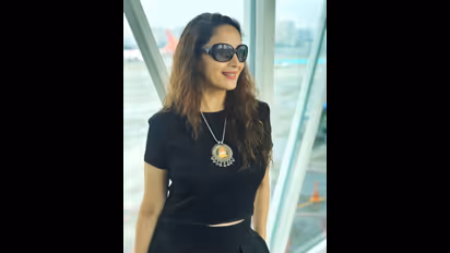 ২৫০ কোটির সম্পত্তির মালিক মাধুরী, কোথা থেকে আয় করেন এত টাকা