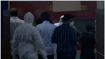 ദില്ലിയില്‍ നിന്നുള്ള ആദ്യ ട്രെയിന്‍ കോഴിക്കോട്ട് എത്തി; യാത്രക്കാര്‍ക്ക് പരിശോധന, സജ്ജം