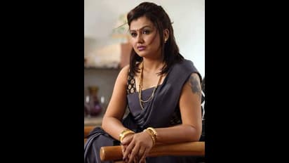 இரண்டு ஆண்களால் திசை மாறியதா என் வாழ்க்கை?... நடிகை சோனாவின் அதிரடி விளக்கம்...!