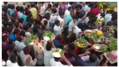 ವಿಜಯಪುರ: ಕೊರೋನಾ ಮಧ್ಯೆಯೂ ಅದ್ಧೂರಿ ಜಾತ್ರೋತ್ಸವ