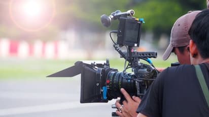 'ചുംബനമില്ല, ആക്ഷനുമില്ല'; കൊറോണ കാലത്ത് സീരിയല് ഷൂട്ടിംഗ് തുടങ്ങി