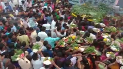 ಜನ-ವಾಹನ ದಟ್ಟಣೆ: ಕಡೂರಿನಲ್ಲಿ ಸಾಮಾಜಿಕ ಅಂತರ ಮಂಗಮಾಯ..!