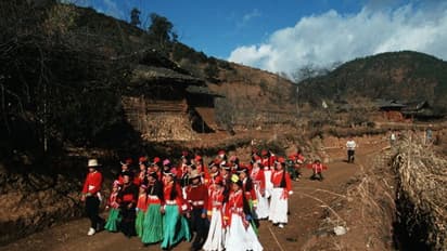 ഇവിടെ കാര്യങ്ങളെല്ലാം നിയന്ത്രിക്കുന്നത് സ്ത്രീകളാണ്, അറിയാം ചൈനയിലെ സ്ത്രീകൾ‍ 'ഭരിക്കുന്ന' ​ഗ്രാമത്തെ...