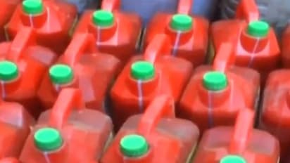 ഇടുക്കിയില് നിര്ത്താതെ പോയ ജീപ്പ് പിന്തുടര്ന്നു; എക്സൈസിന് കിട്ടിയത് നിറം ചേർത്ത 260 ലിറ്റർ സ്പിരിറ്റ്