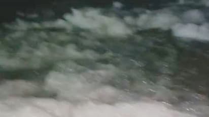 ঢেউ-এর সঙ্গে ভেসে আসছে রাশি রাশি ফেনা, চাঞ্চল্য ছড়াল দিঘায়