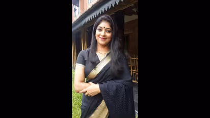 ವಯಸ್ಸು 45 ದಾಟಿದ್ರೂ ಸಿತಾರಾ ಇನ್ನೂ ಸಿಂಗಲ್; ಏನಿವರ ಕಥೆ?