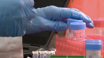 ഗുജറാത്തില്‍ കൊവിഡ് രോഗിയുടെ മൃതദേഹം ബസ് സ്റ്റാന്‍ഡില്‍; അന്വേഷണം