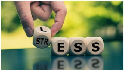 കൊവിഡും ലോക്ക് ഡൗണും; പ്രവാസി മലയാളികളില് മാനസിക പിരിമുറുക്കം വര്ധിക്കുന്നെന്ന് വിലയിരുത്തല്