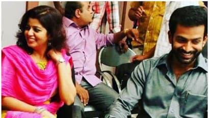 ഇതുപോലെ അടുത്തിരുന്നിട്ടും ചിരിച്ചിട്ടും 77 ദിവസങ്ങള്; പൃഥ്വിരാജിനെ ഓര്ത്ത് സുപ്രിയ മേനോൻ