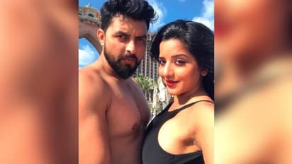 লকডাউনেই মোনালিসার দুবাই ভ্রমণ, বিক্রান্তের সঙঅগে ছবি শেয়ার করে তাপমাত্রা চড়ালেন 'ঝুমা বউদি'